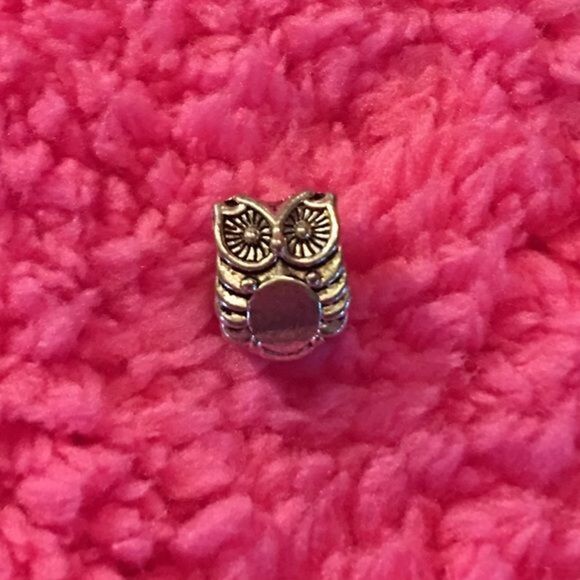 Owl Charm  - Picture 2 of 3